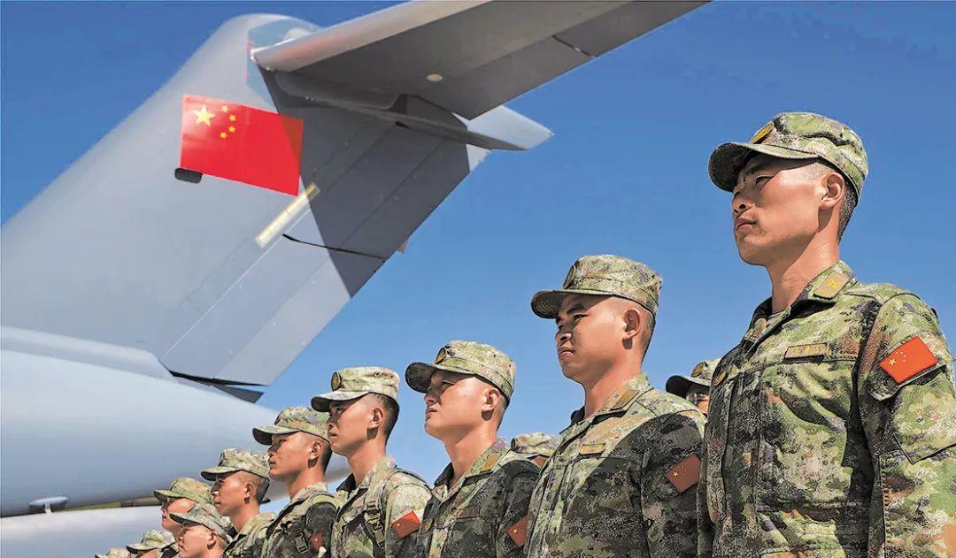 小兵的日常與友情之旅，強(qiáng)軍戰(zhàn)略下的奇妙經(jīng)歷